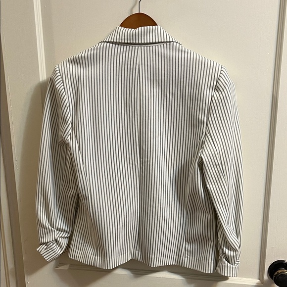 Amanda & Chelsea Black and White Striped Blazer - Picture 3 of 4